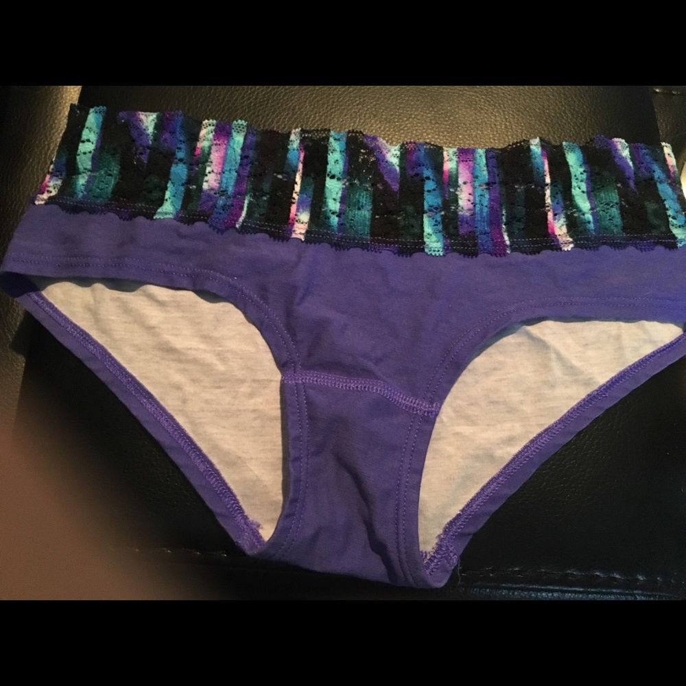 Victoria’s Secret pink low rise hipster panty